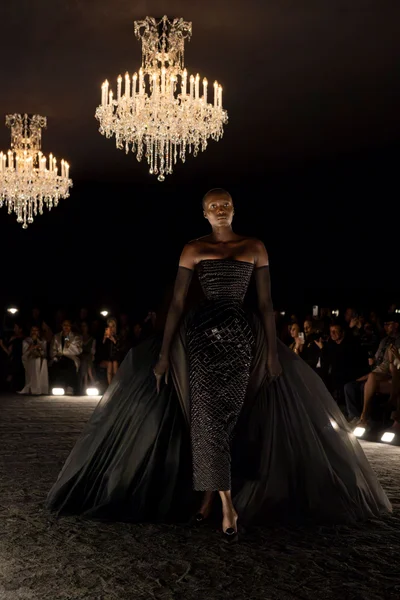 Look 15